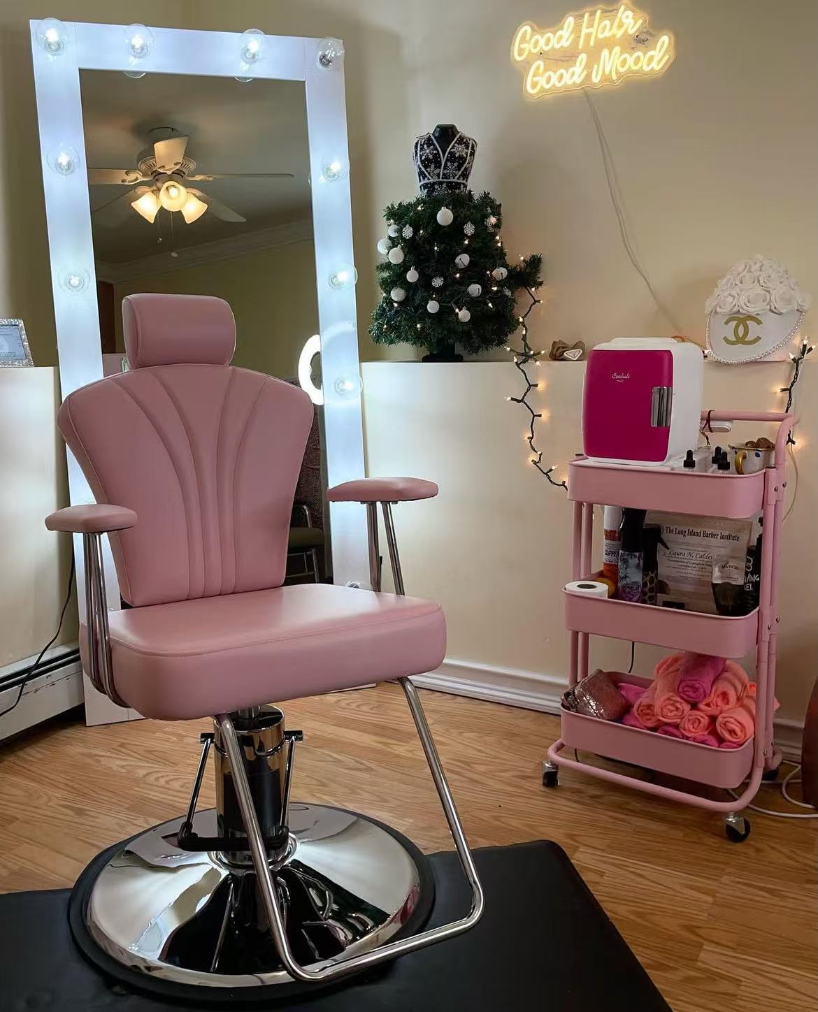 Modny, stylowy fotel do makija – Makeup Beauty Lounge recenzja i cena