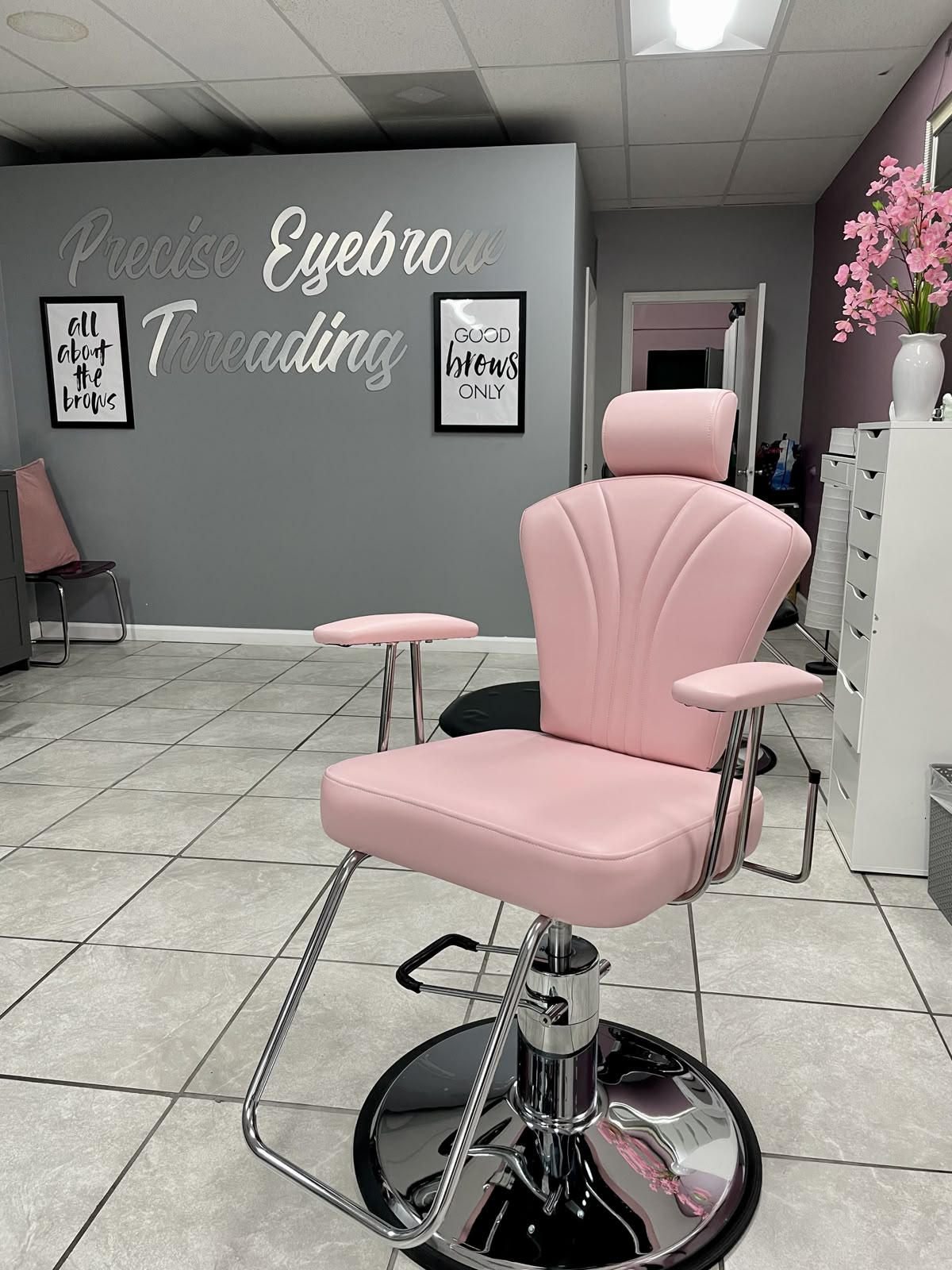 Modny, stylowy fotel do makija – Makeup Beauty Lounge recenzja i cena