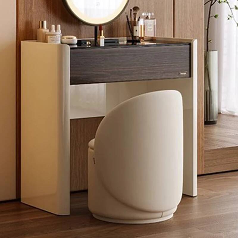 Organizer na kosmetyki, meble  – Makeup Beauty Lounge recenzja i cena