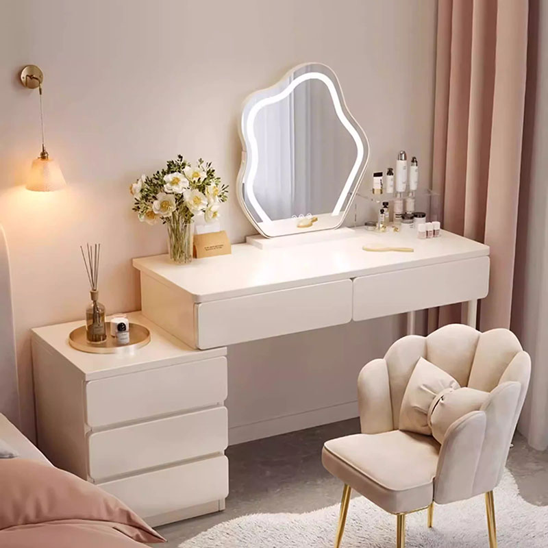 Toaletka z lustrem do makijażu – Makeup Beauty Lounge recenzja i cena